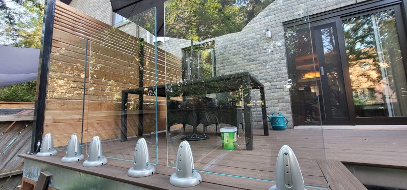 ert patios crystal rail